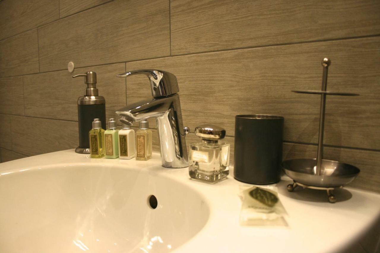Domi Apartments Wellness Pompeji Rum bild